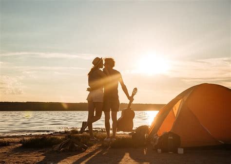 Leidenschaftlicher Sommersex am Strand